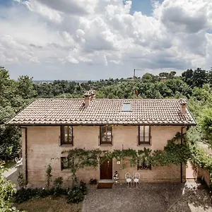 Accademia Al Colle Apartment